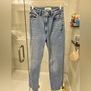 Abercrombie Curve Love ankle straight ultra high rise jeans, size 25L